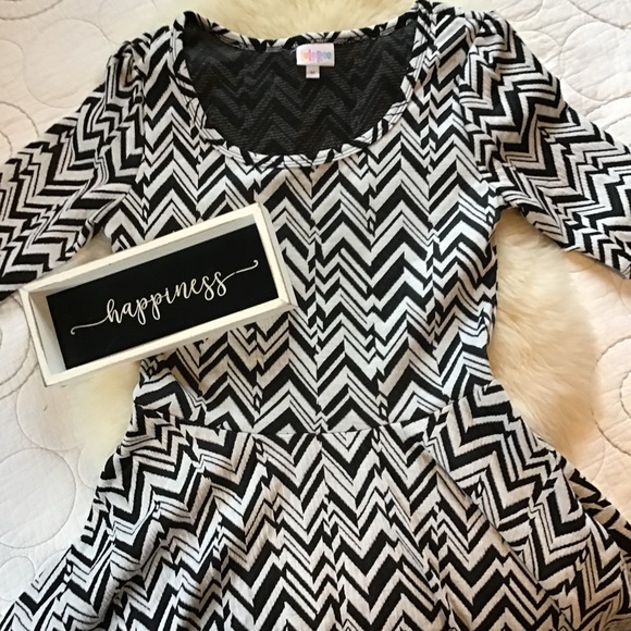 LuLaRoe Dresses & Skirts - LuLaRoe Nicole Dress- chevron (no pockets)